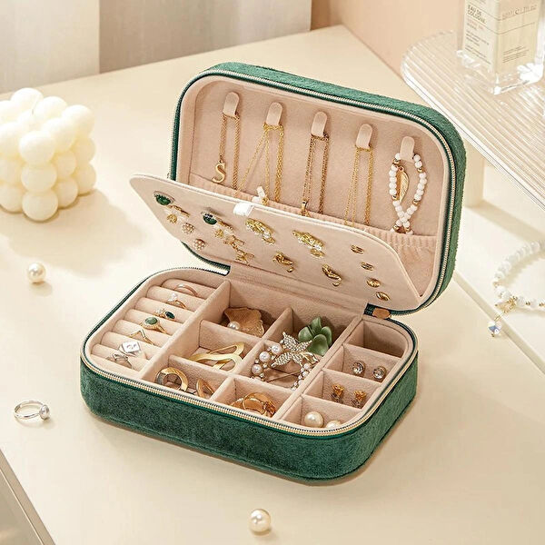 Gaman Takı Kutusu, Standı