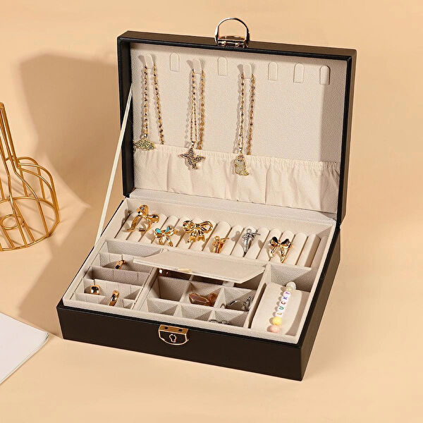 Gaman Takı Kutusu, Standı