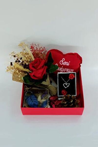 Çiçekli Hediye Hediye Sepeti