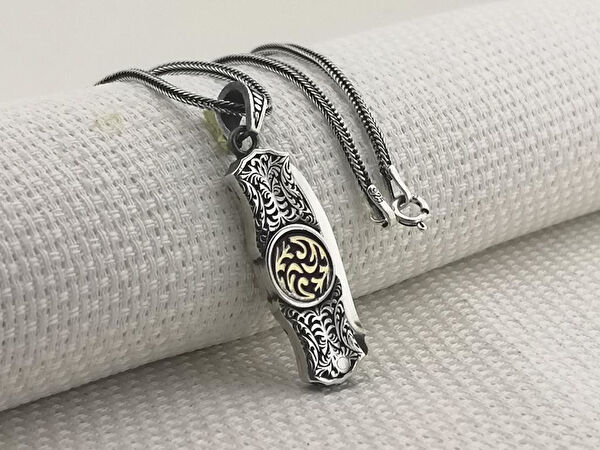 Takıhan Kolye, Zincir, Künye