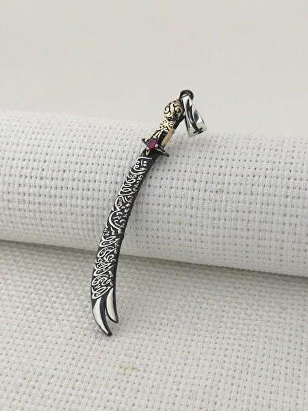 Takıhan Kolye, Zincir, Künye