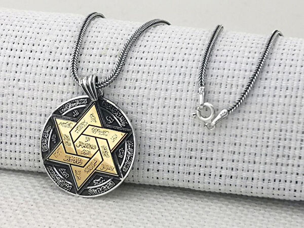 Takıhan Kolye, Zincir, Künye