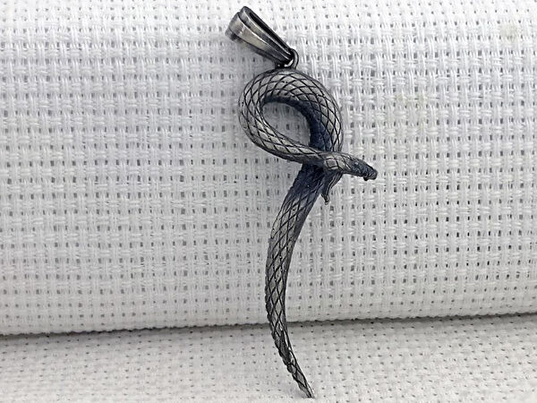 Takıhan Kolye, Zincir, Künye