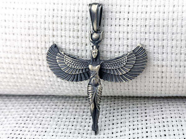 Takıhan Kolye, Zincir, Künye