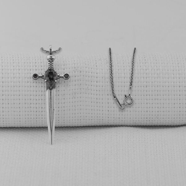 Takıhan Kolye, Zincir, Künye