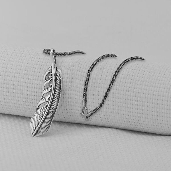 Takıhan Kolye, Zincir, Künye