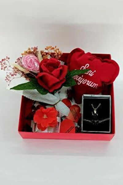 Çiçekli Hediye Hediye Sepeti