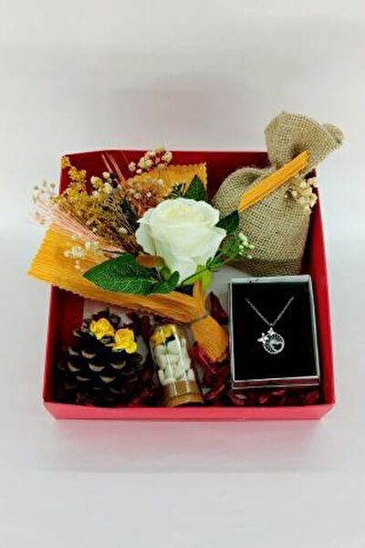 Çiçekli Hediye Hediye Sepeti